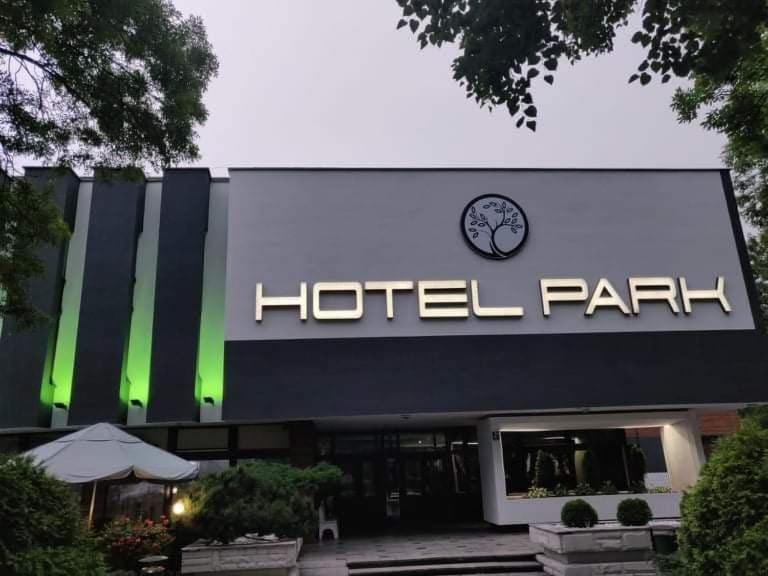 Hotel Park Opoczno Luaran gambar