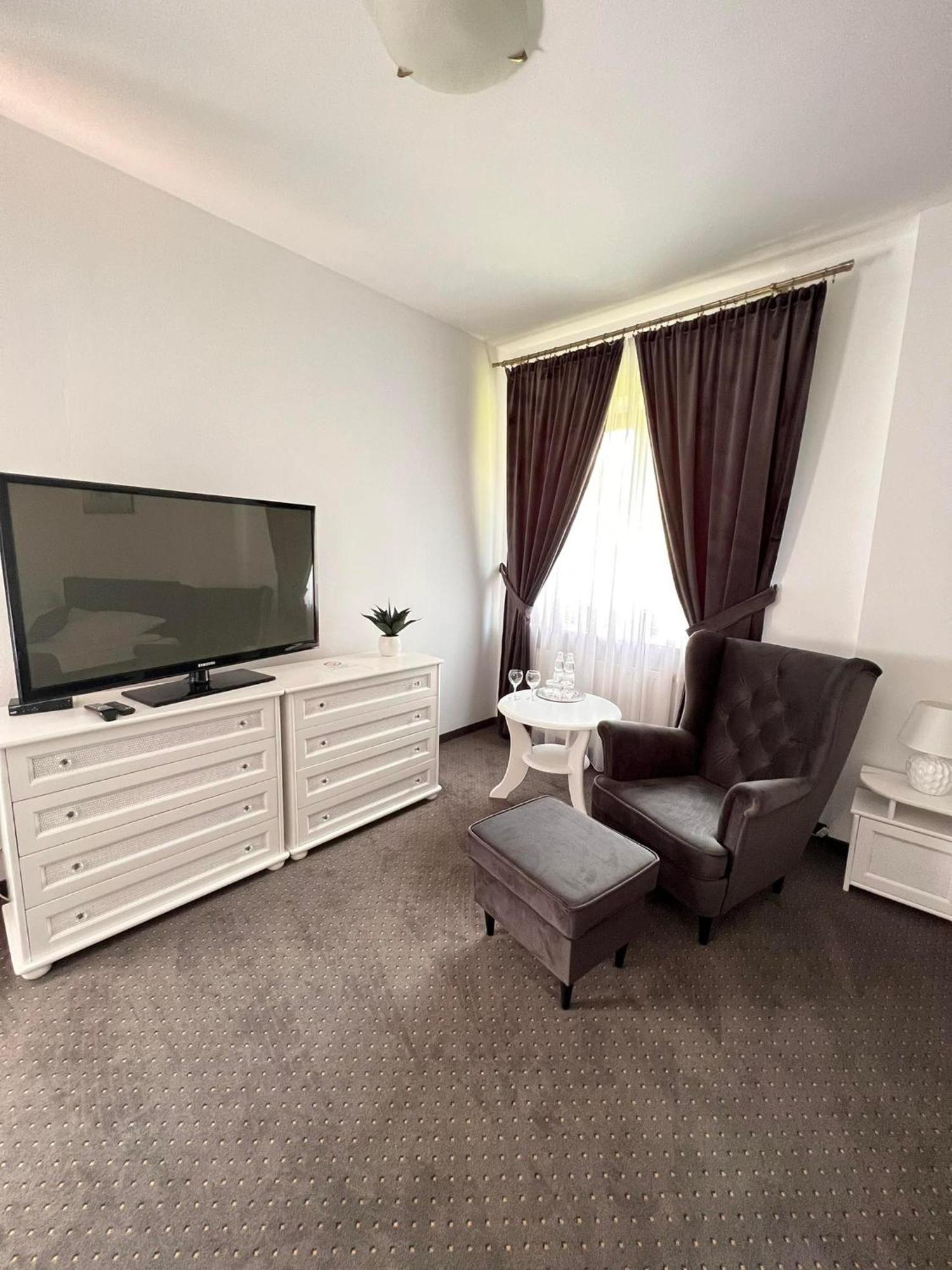 Hotel Park Opoczno Luaran gambar