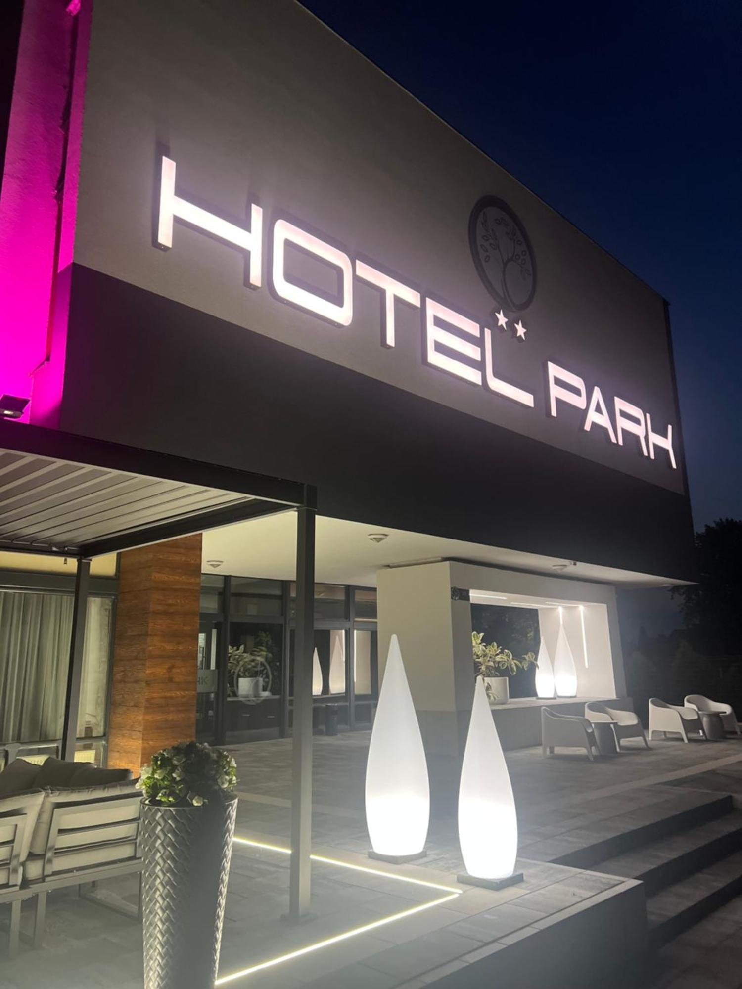 Hotel Park Opoczno Luaran gambar