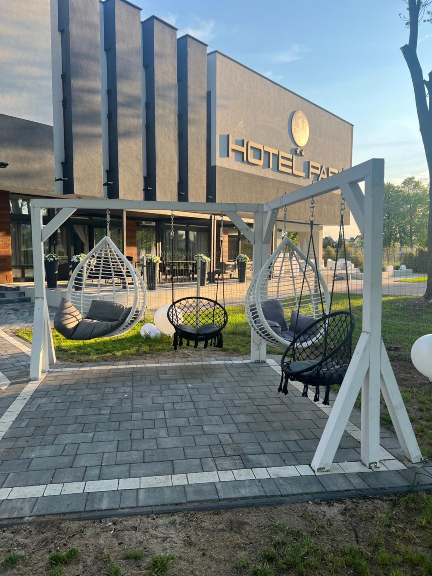 Hotel Park Opoczno Luaran gambar