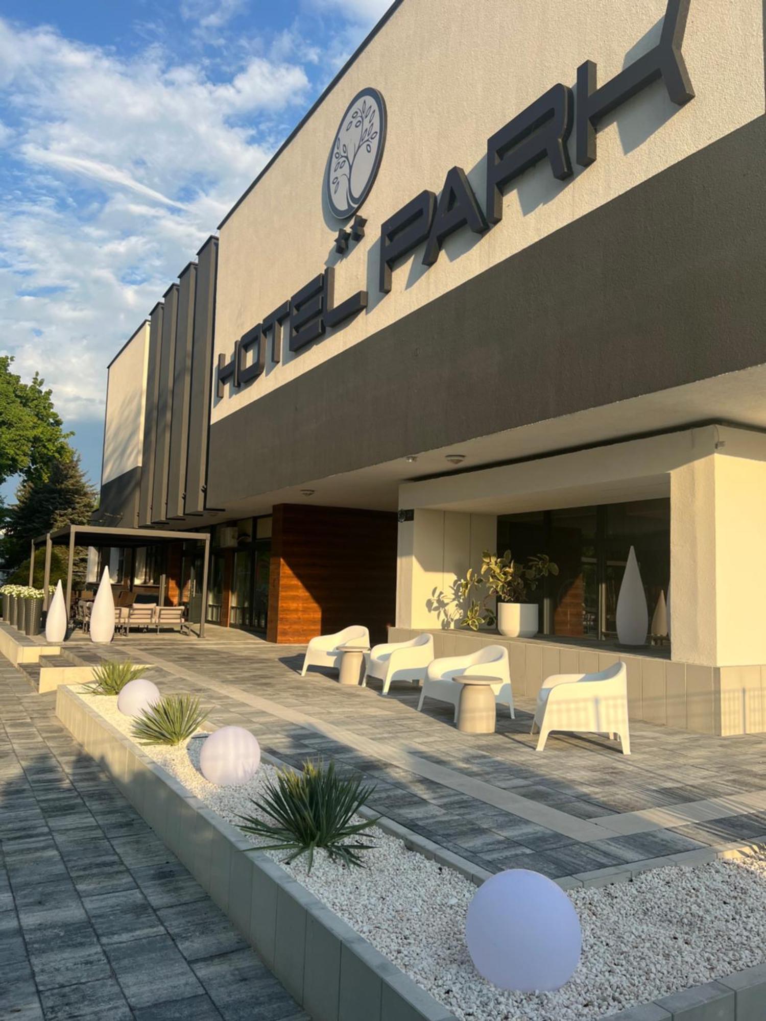 Hotel Park Opoczno Luaran gambar